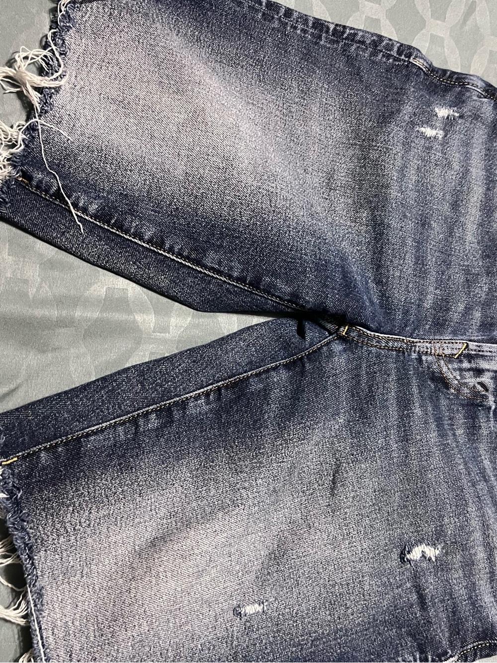 American Eagle Dark Wash Distressed Denim Jeans - Raw Hem Men size 30